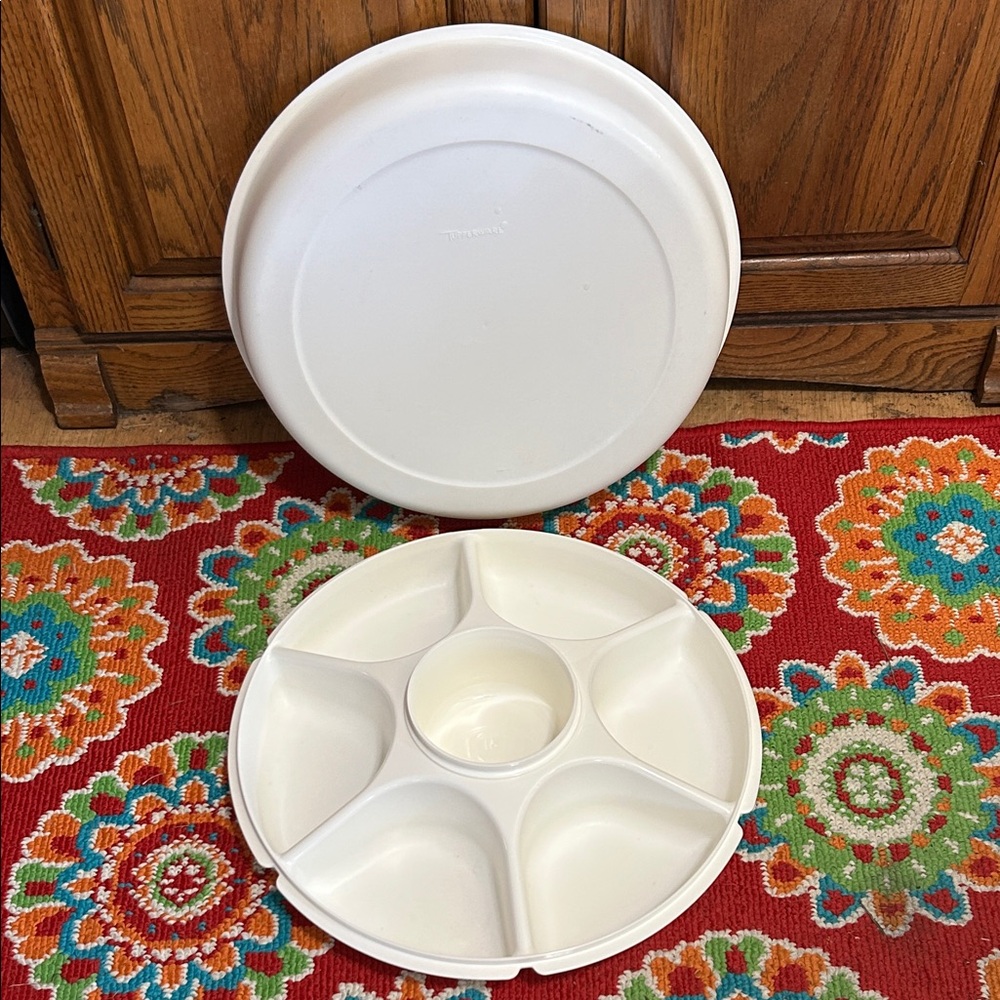Tupperware Cream Divided Serving Tray with Lid